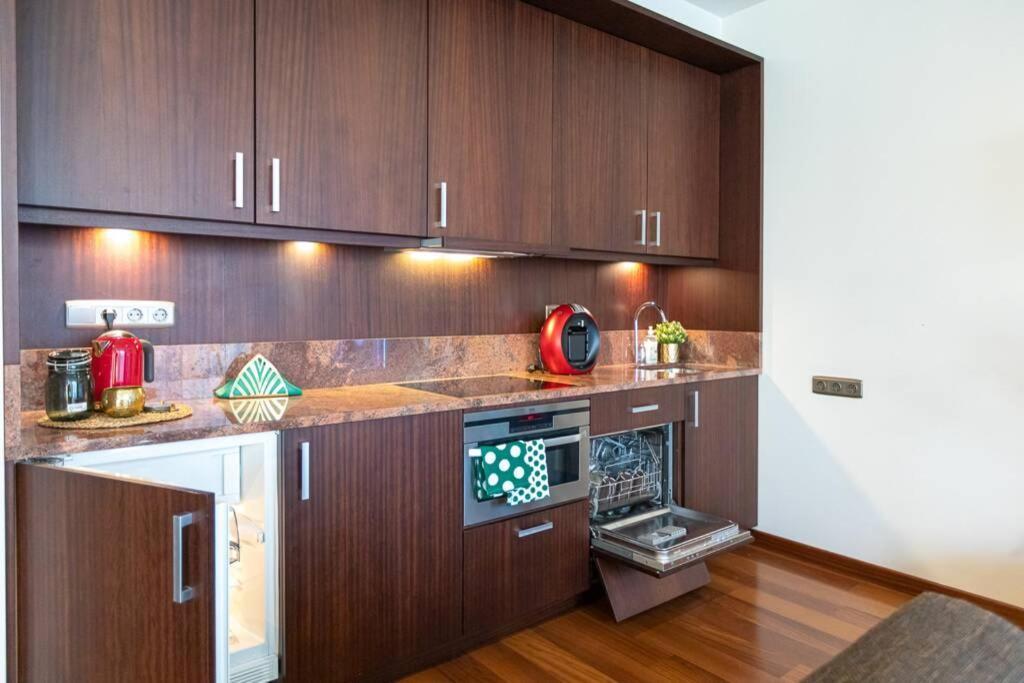 Cozy River-Side Apartment Right In Riga Bagian luar foto