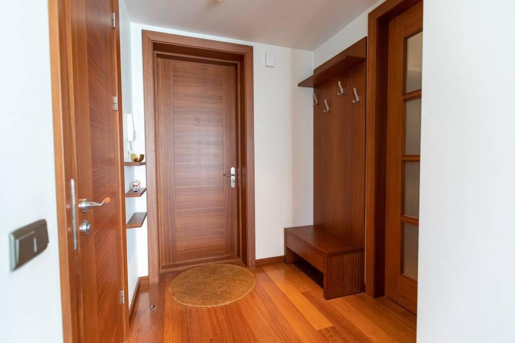 Cozy River-Side Apartment Right In Riga Bagian luar foto